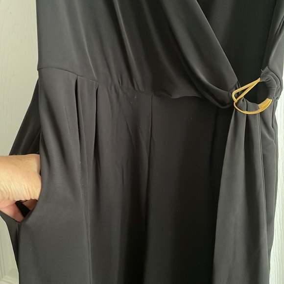 Black jumpsuit with pockets - Picture 2 of 10